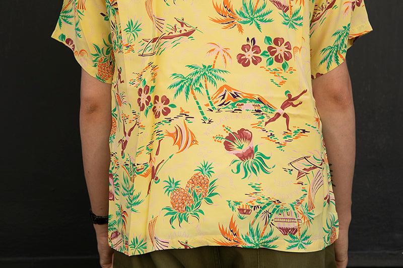 Sun Surf Hawaiian Shirt “Halekulani” Yellow