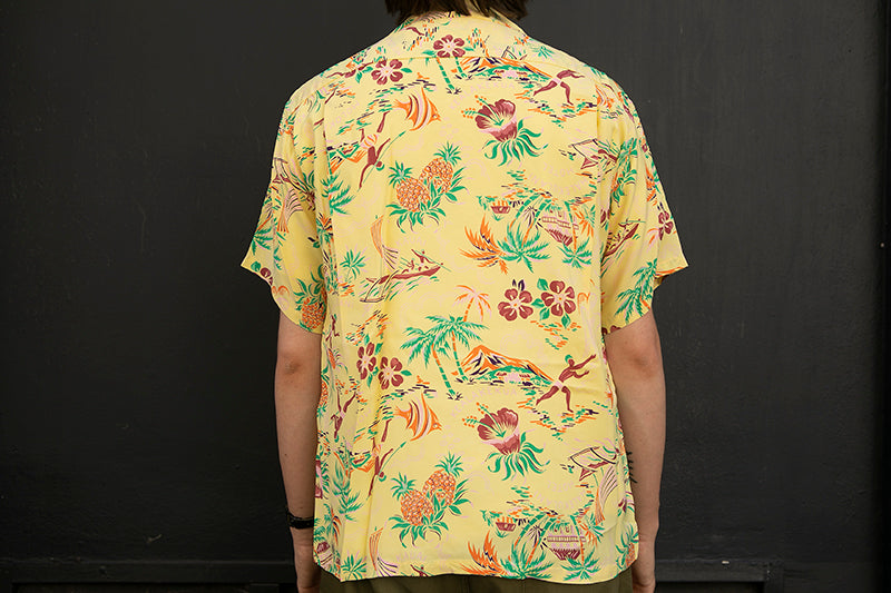 Sun Surf Hawaiian Shirt “Halekulani” Yellow